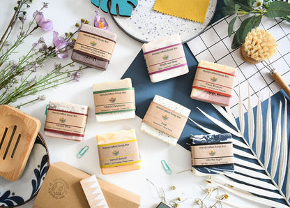 Natural Spa Essentials Kit, 8xSoap Bars